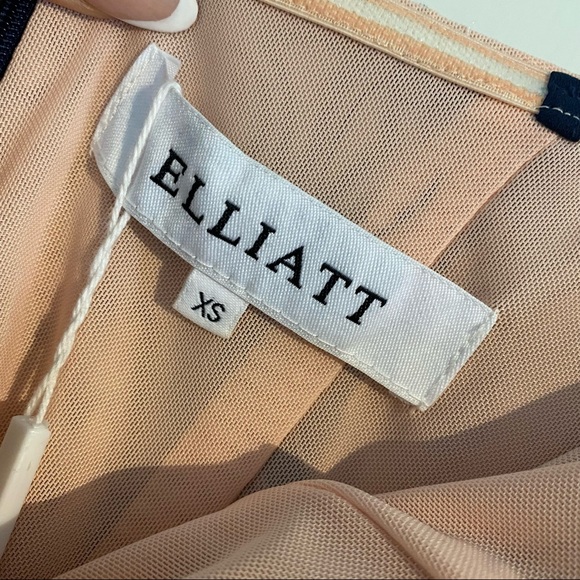 ELLIATT - Size XS - Mini Floral Lace Dress with Detachable Sleeves - Picture 3 of 6